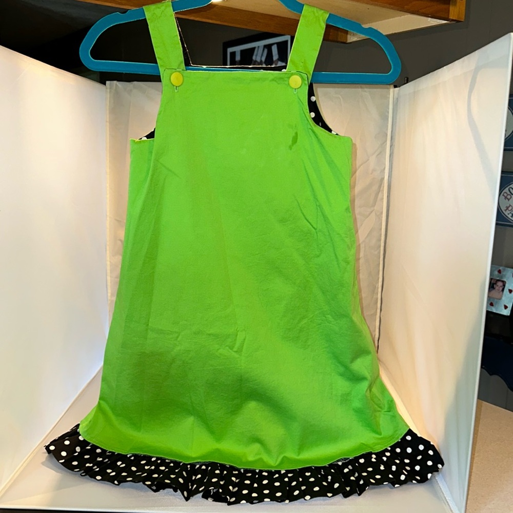 Mulberry Sundress black white and green nonsmoking home. Size 6x.